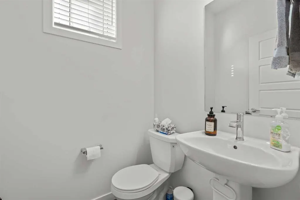 75 Evanscrest Common NW #108