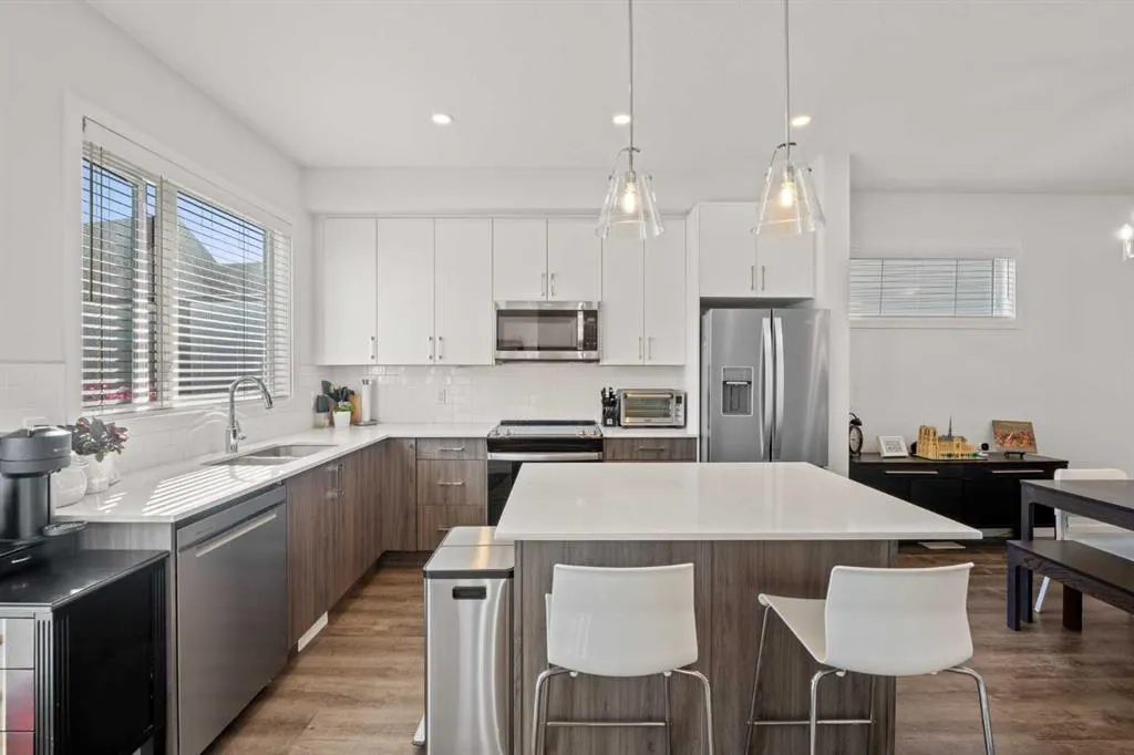 75 Evanscrest Common NW #108