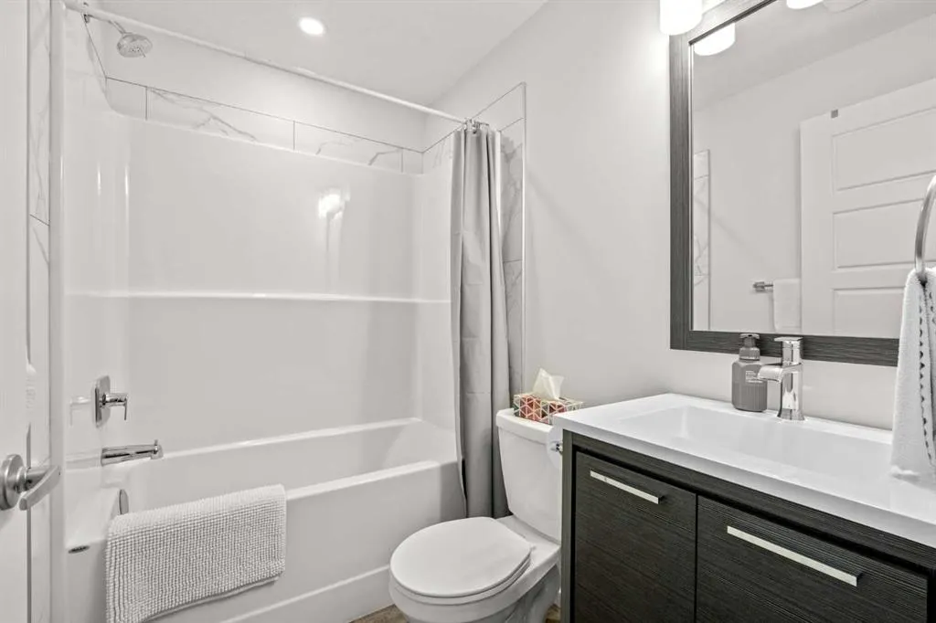 75 Evanscrest Common NW #108