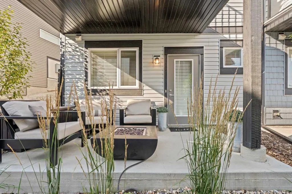 75 Evanscrest Common NW #108