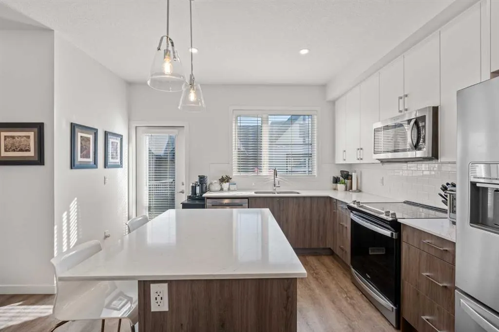 75 Evanscrest Common NW #108