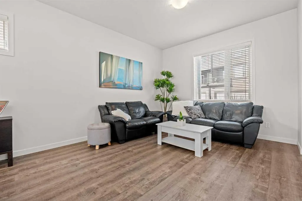 75 Evanscrest Common NW #108