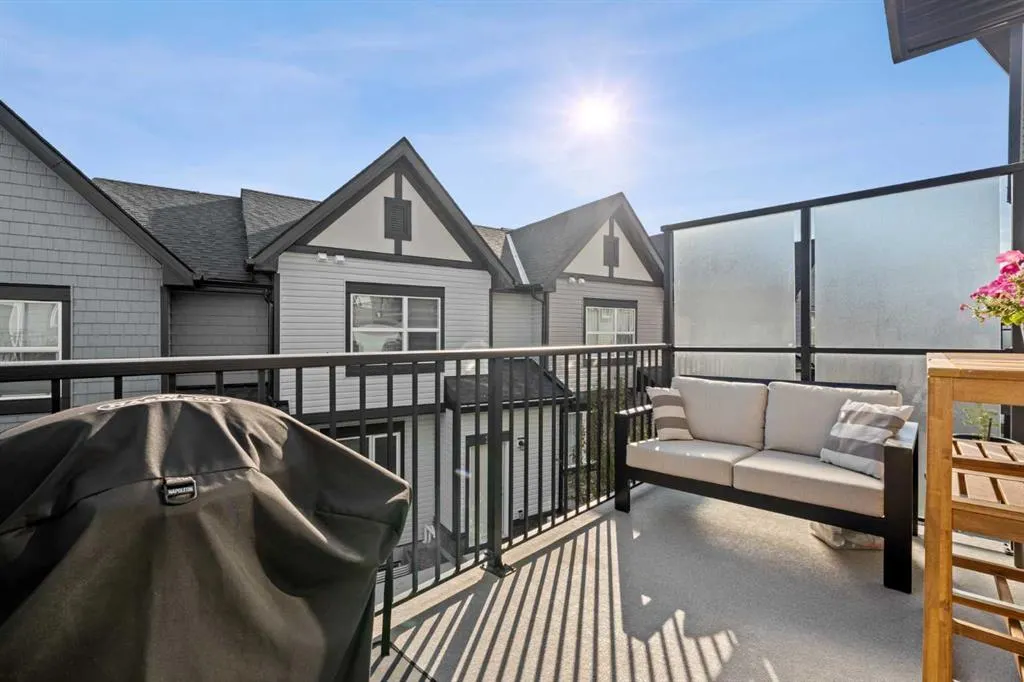75 Evanscrest Common NW #108
