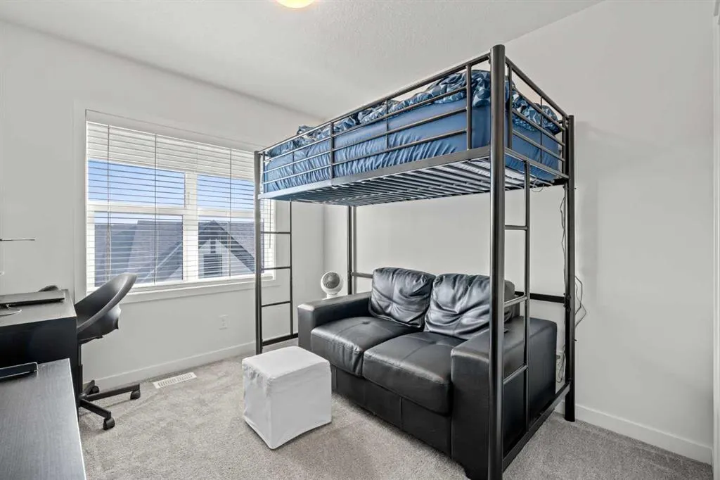 75 Evanscrest Common NW #108