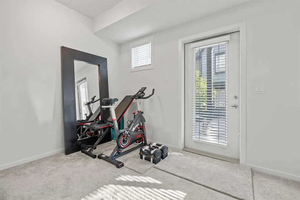 75 Evanscrest Common NW #108