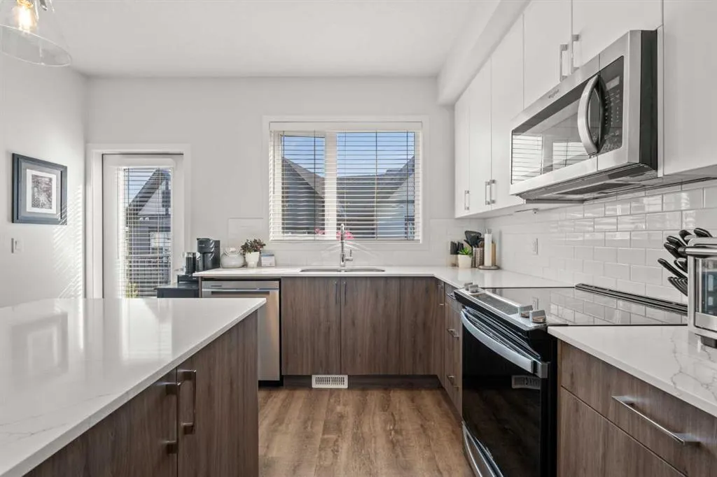 75 Evanscrest Common NW #108