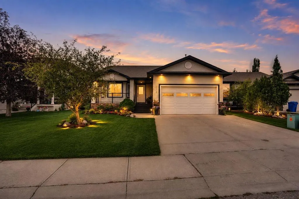 112 Aspen Creek Crescent