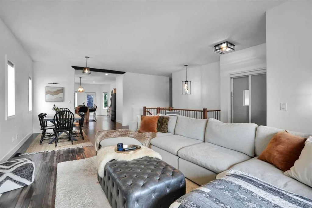 112 Aspen Creek Crescent