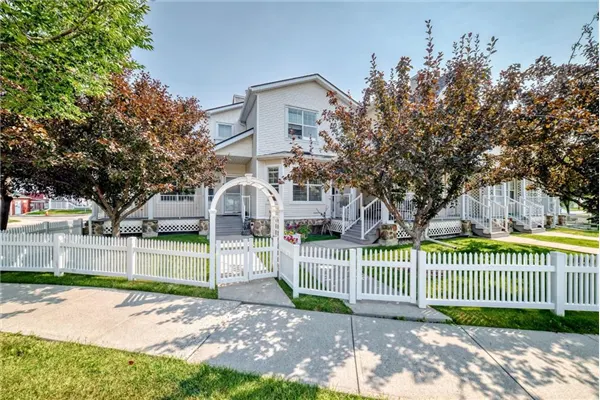 38 Country Village Landing NE