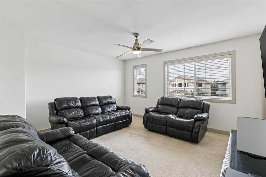 67 Everwoods Park SW