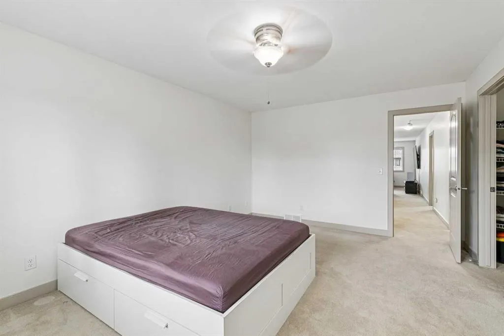 67 Everwoods Park SW