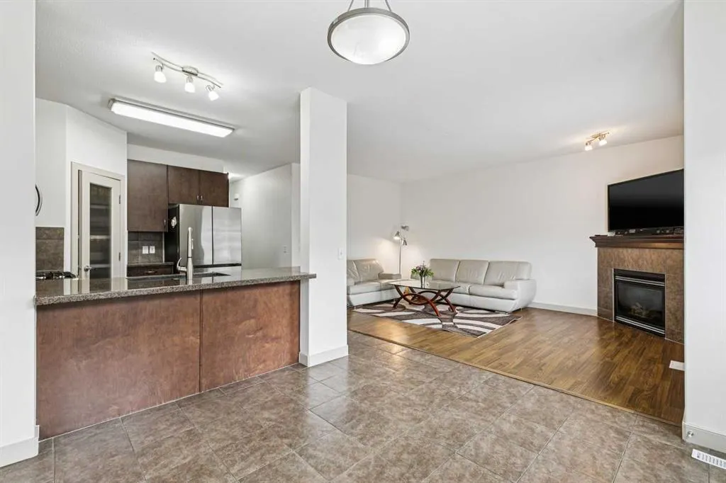 67 Everwoods Park SW