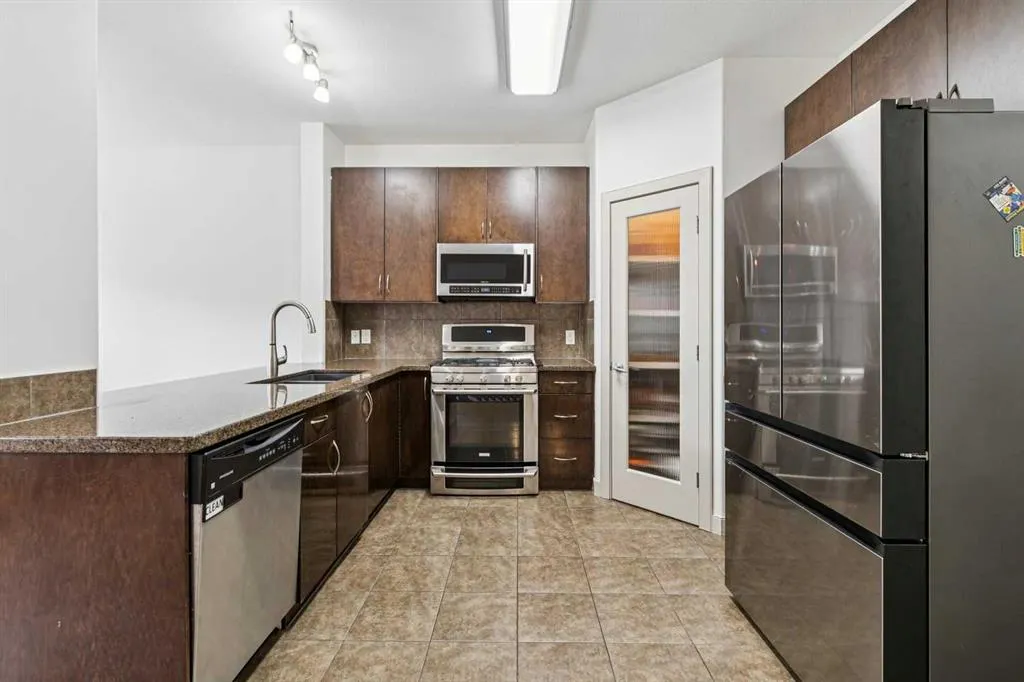 67 Everwoods Park SW