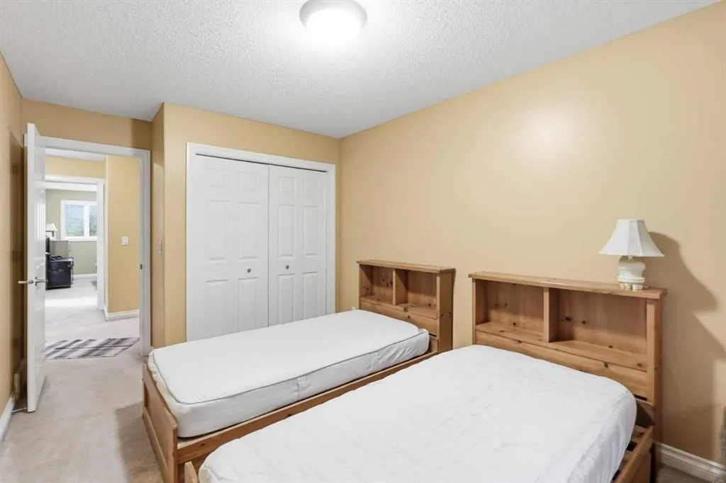 308 11 Avenue NW #121