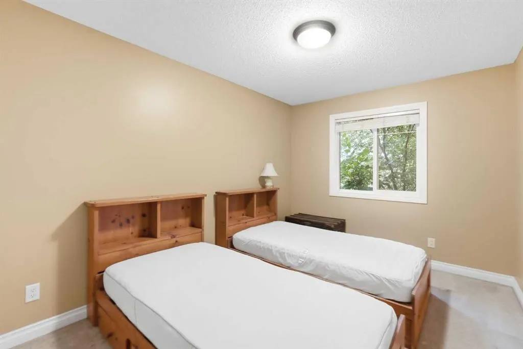 308 11 Avenue NW #121