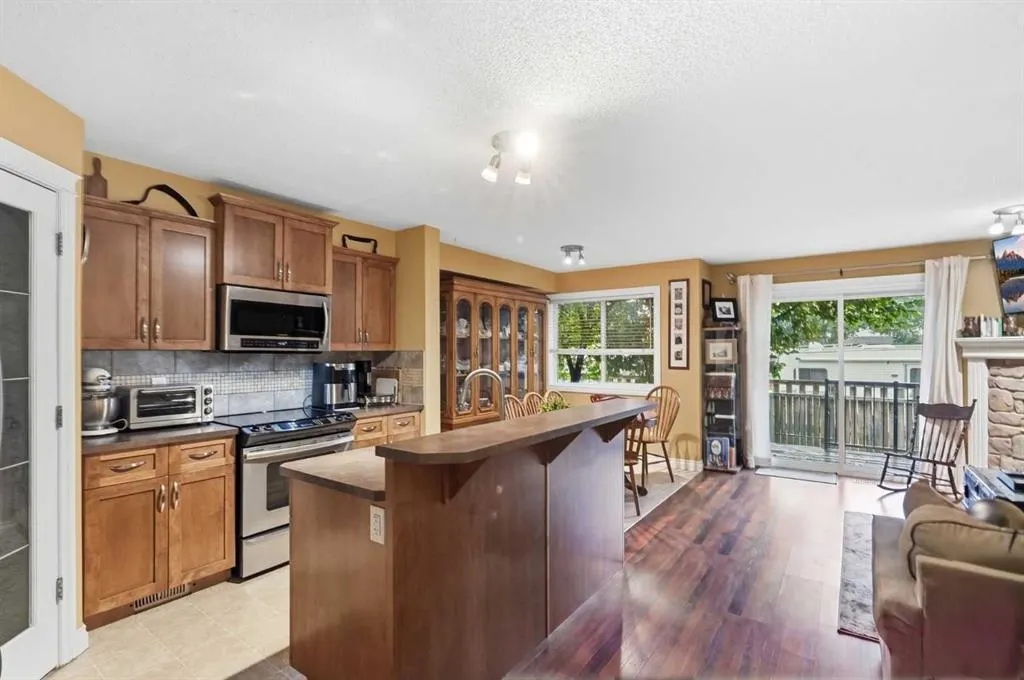 308 11 Avenue NW #121