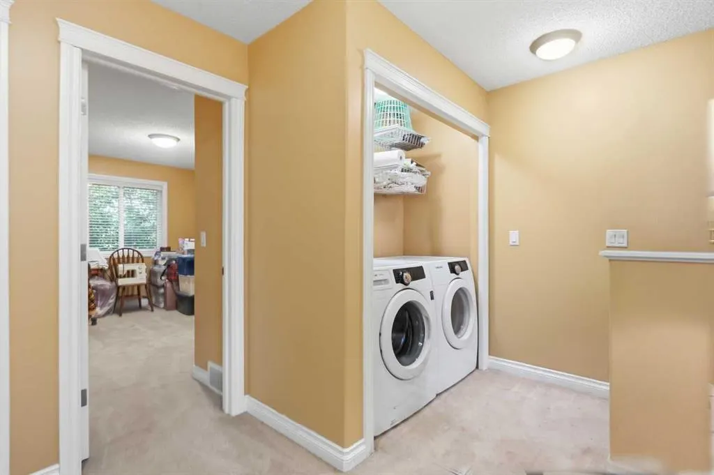 308 11 Avenue NW #121