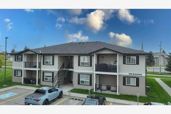 8 Bayside Place