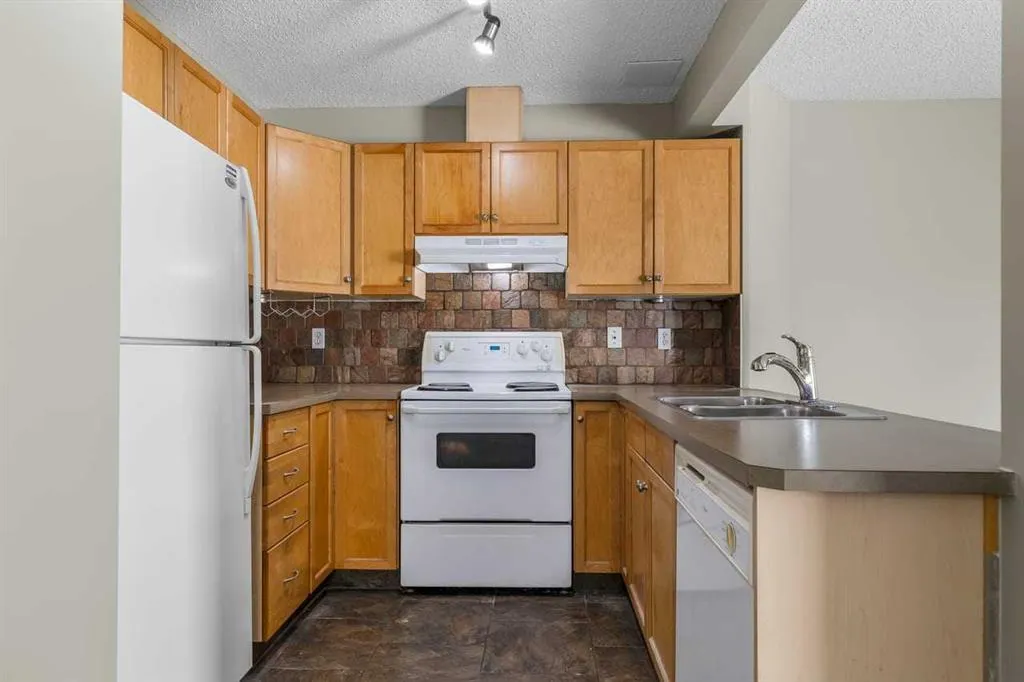 51 Eversyde Court SW