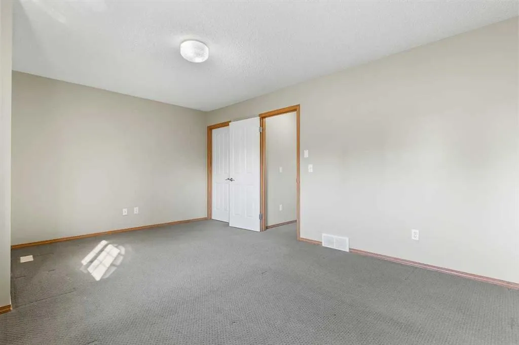 51 Eversyde Court SW