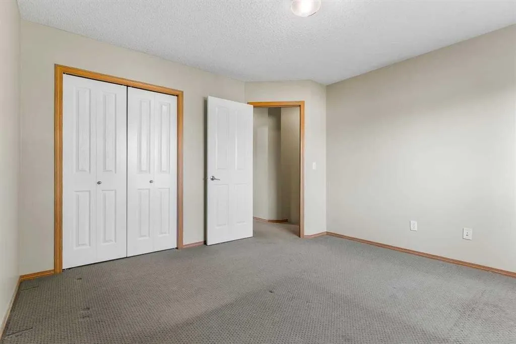 51 Eversyde Court SW