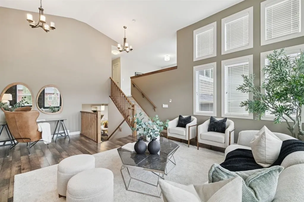 982 Evanston Drive NW