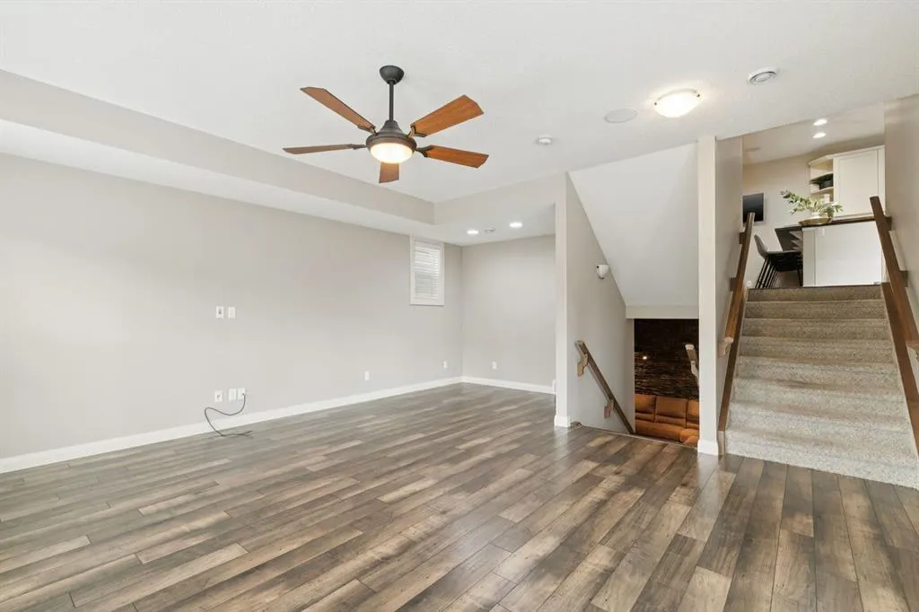 982 Evanston Drive NW