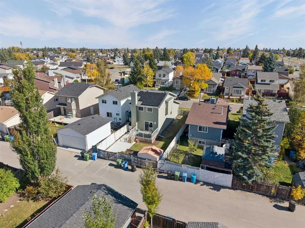76 Martindale Close NE