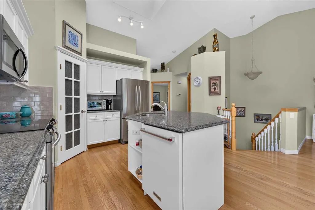 51 Chaparral Heath SE