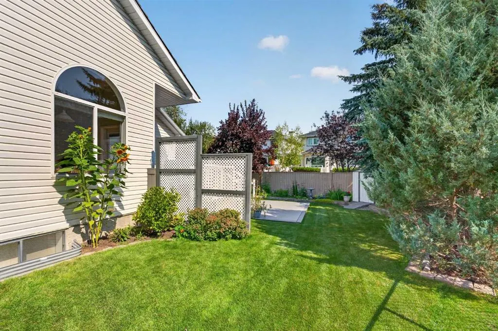 51 Chaparral Heath SE
