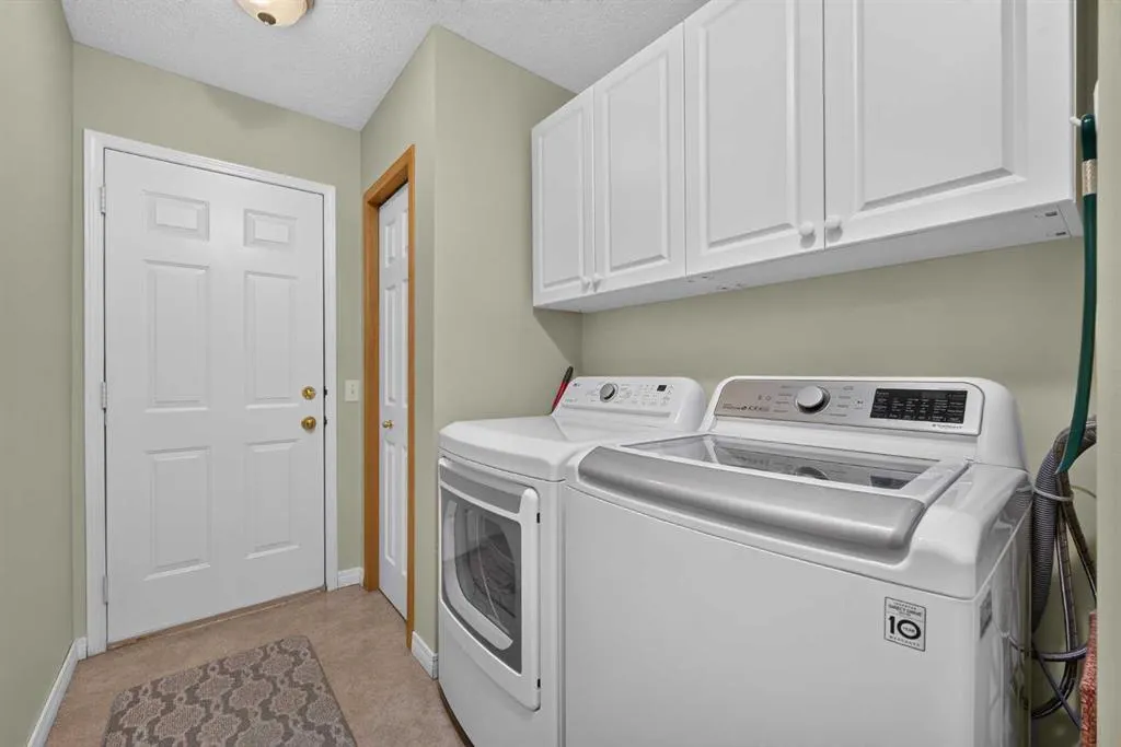 51 Chaparral Heath SE