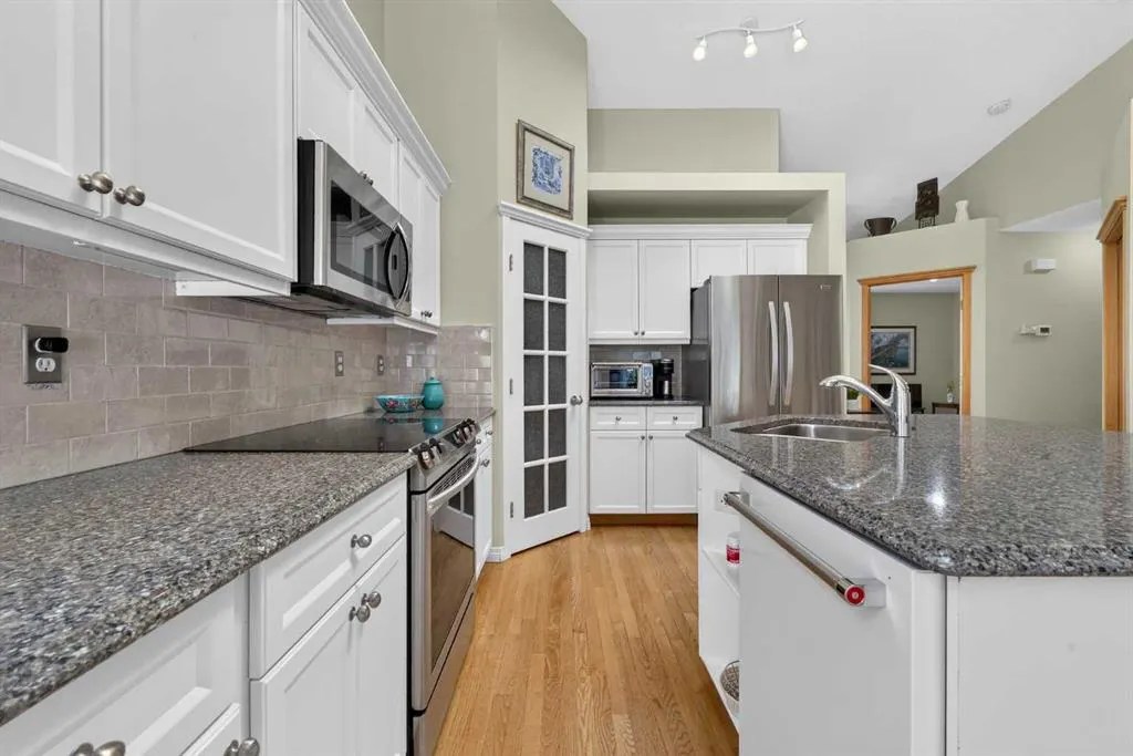 51 Chaparral Heath SE