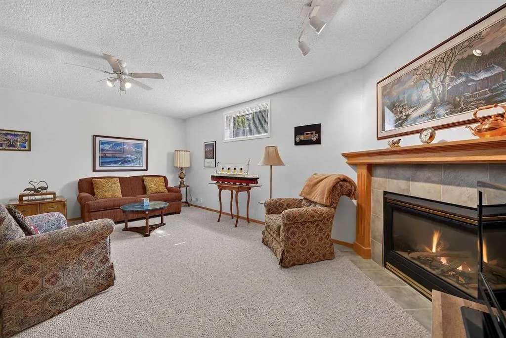 51 Chaparral Heath SE