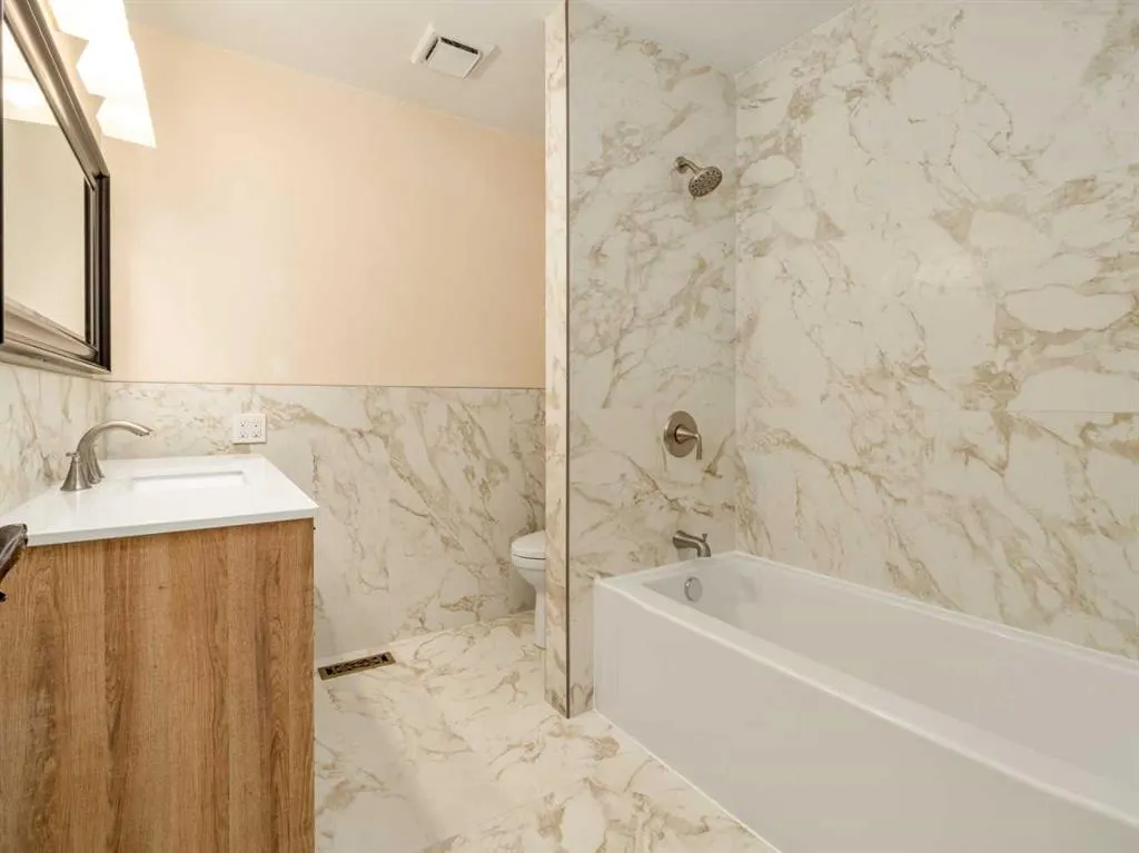 46 Laval Court W