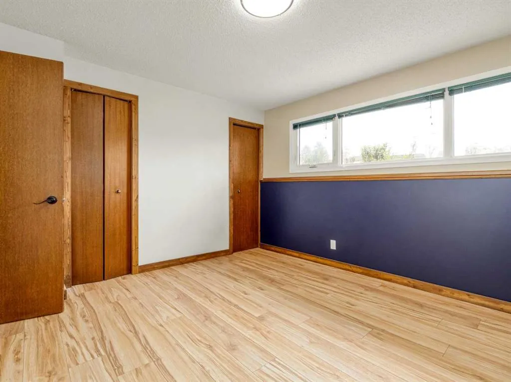 46 Laval Court W