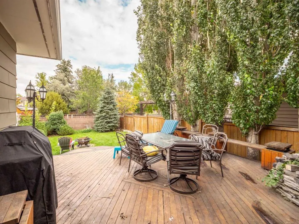 46 Laval Court W