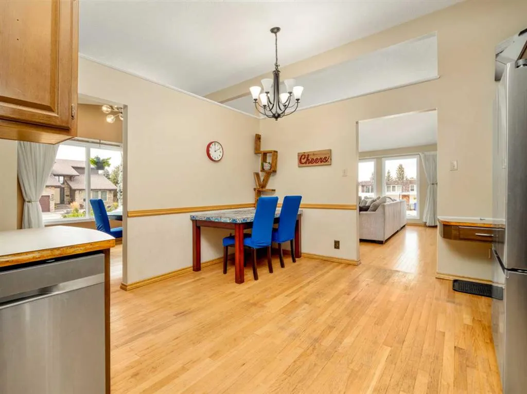 46 Laval Court W