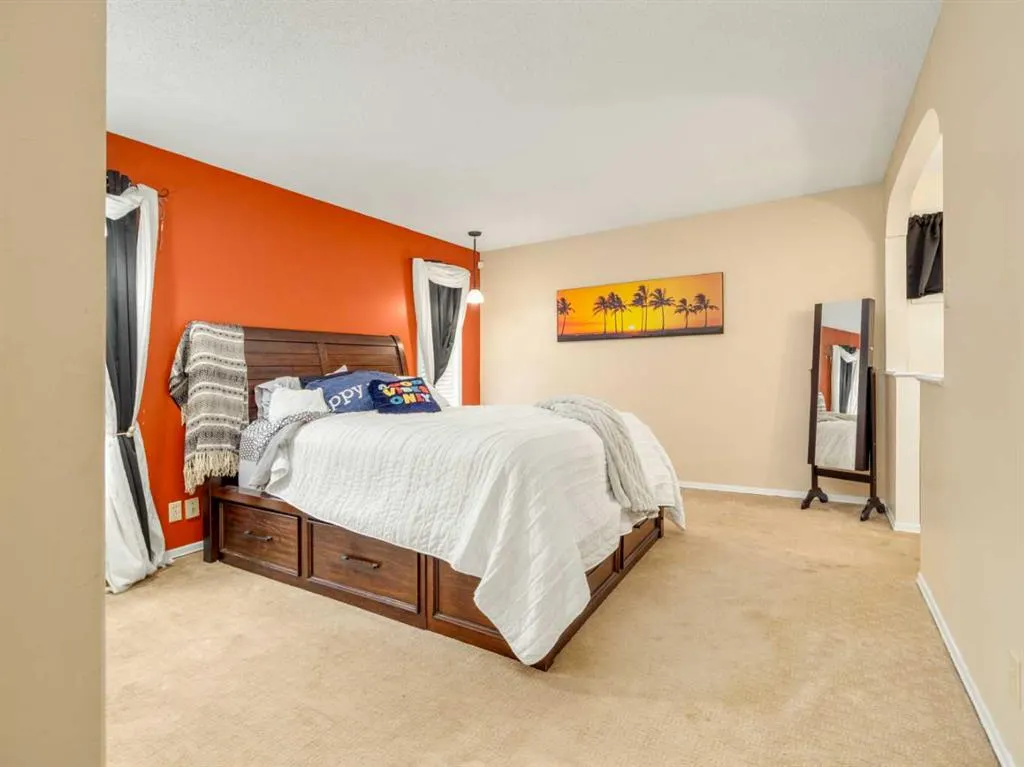 46 Laval Court W