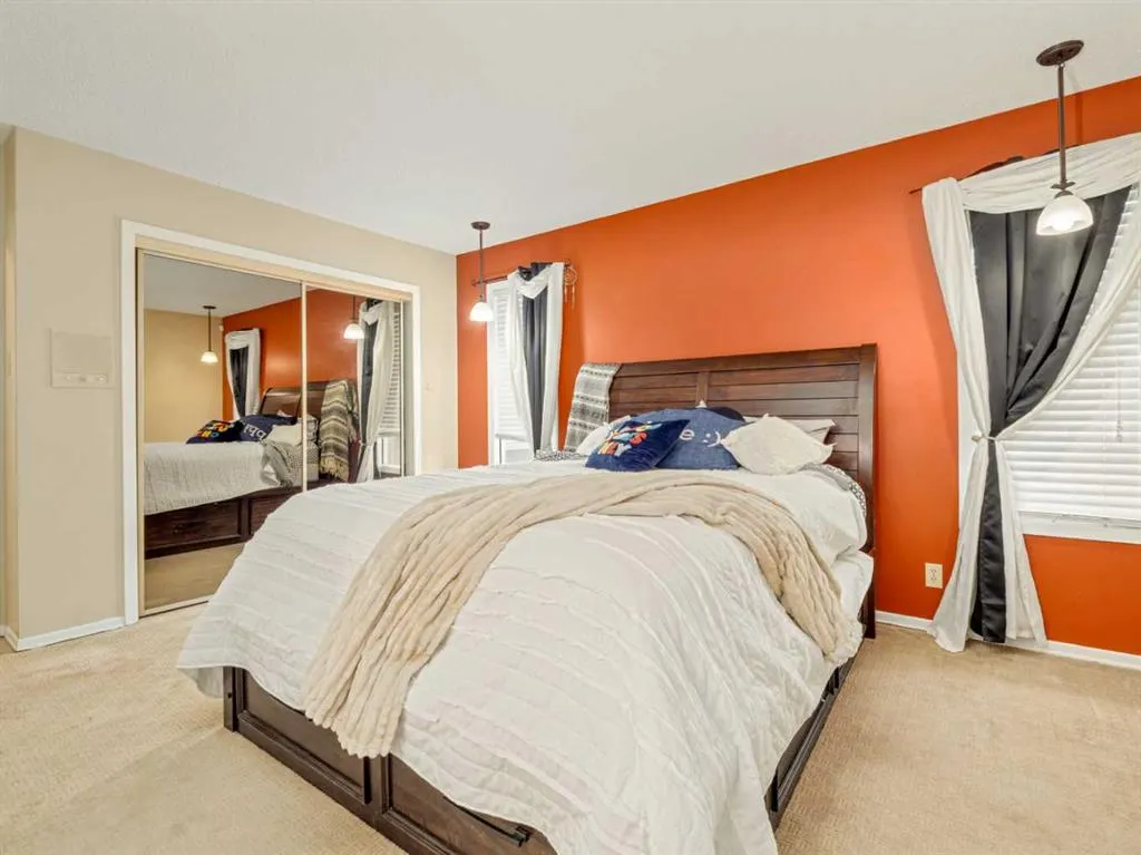 46 Laval Court W