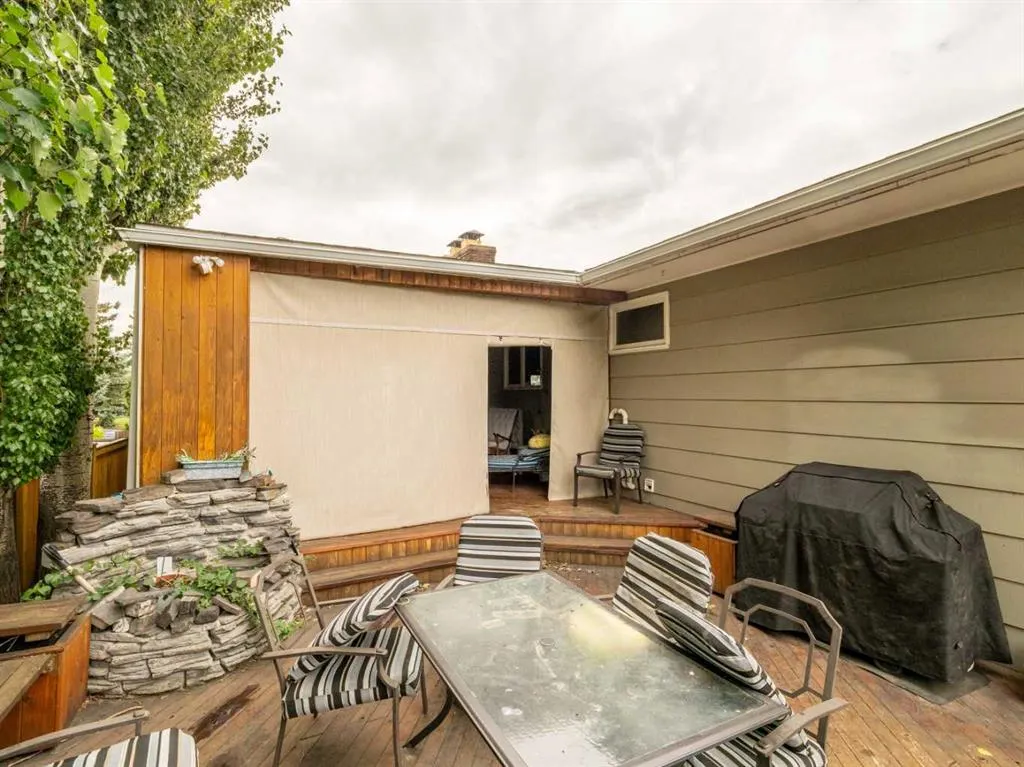 46 Laval Court W