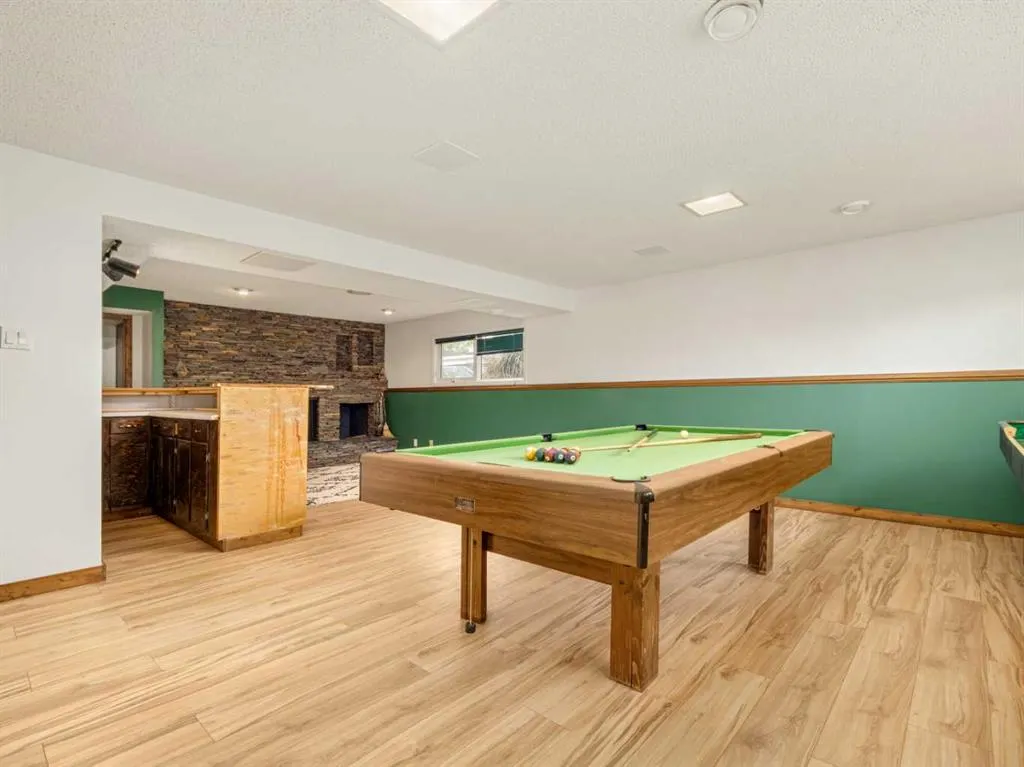 46 Laval Court W