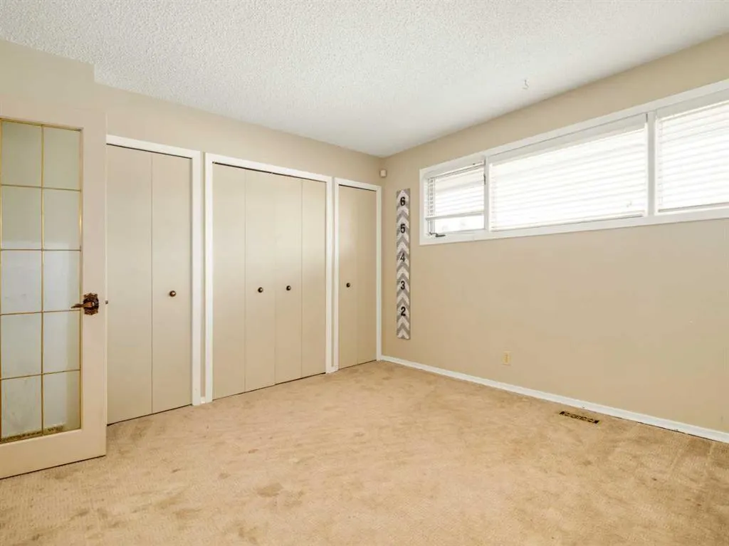 46 Laval Court W