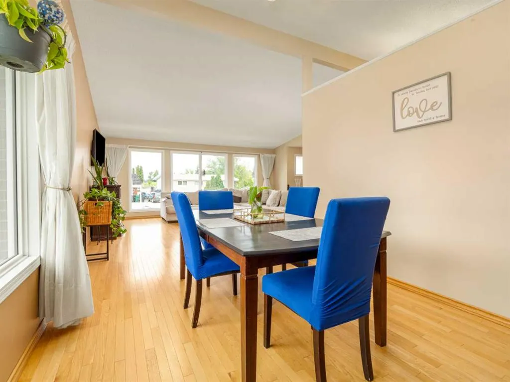 46 Laval Court W