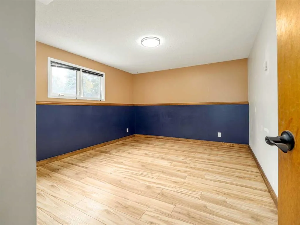 46 Laval Court W