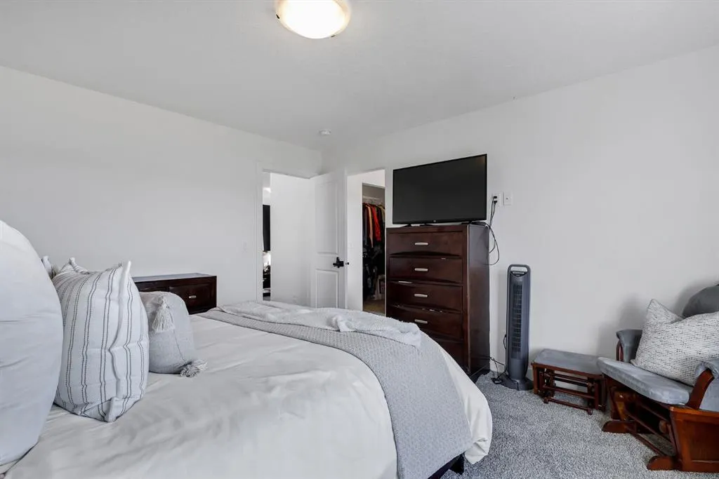 223 Chelsea Heath