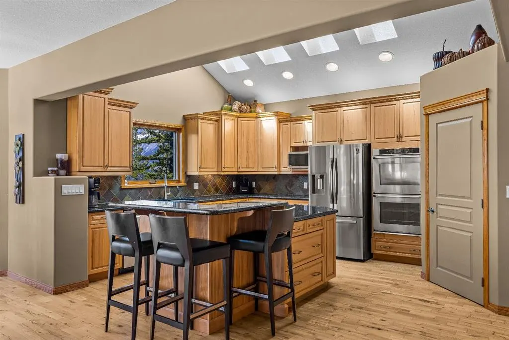 389 Eagle Heights