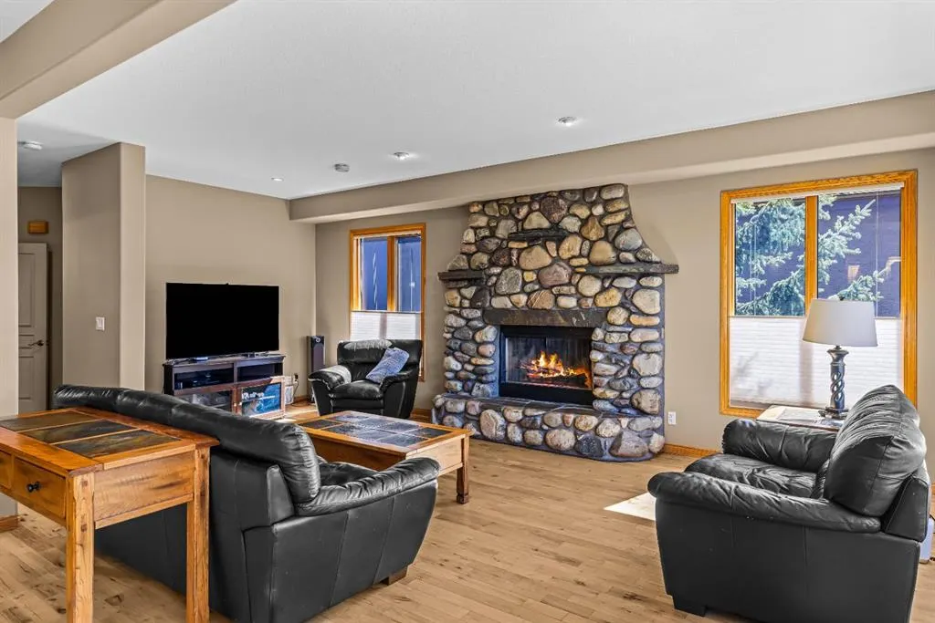 389 Eagle Heights