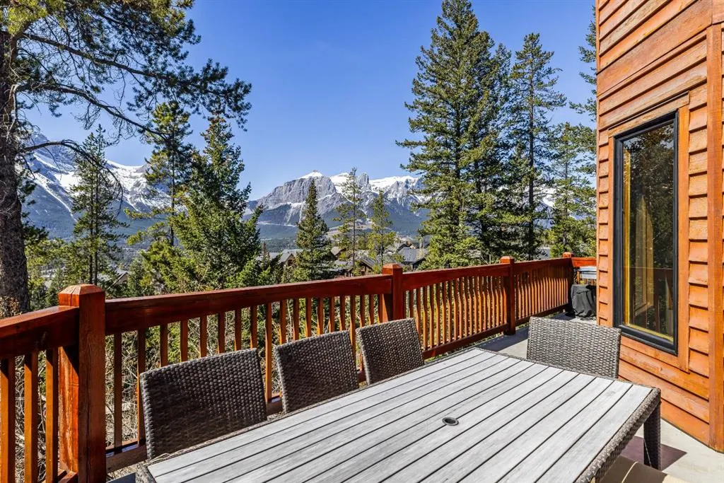 389 Eagle Heights