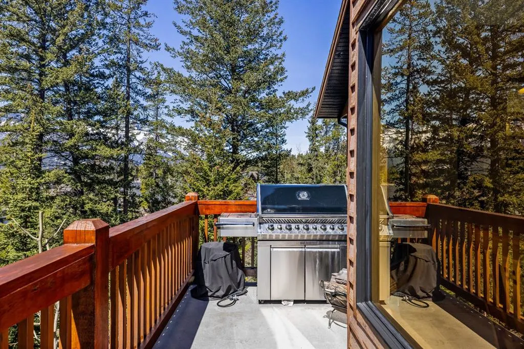 389 Eagle Heights
