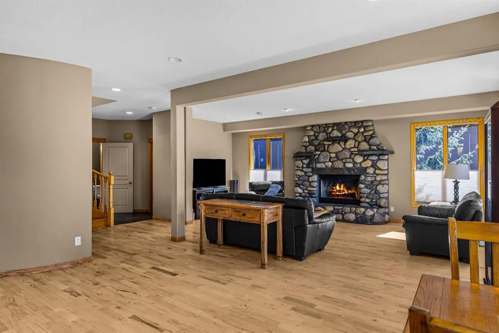 389 Eagle Heights